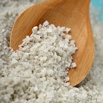 Le gros sel gris bio produit par le paludier Gilles Hervy dans les marais salants de Guérande