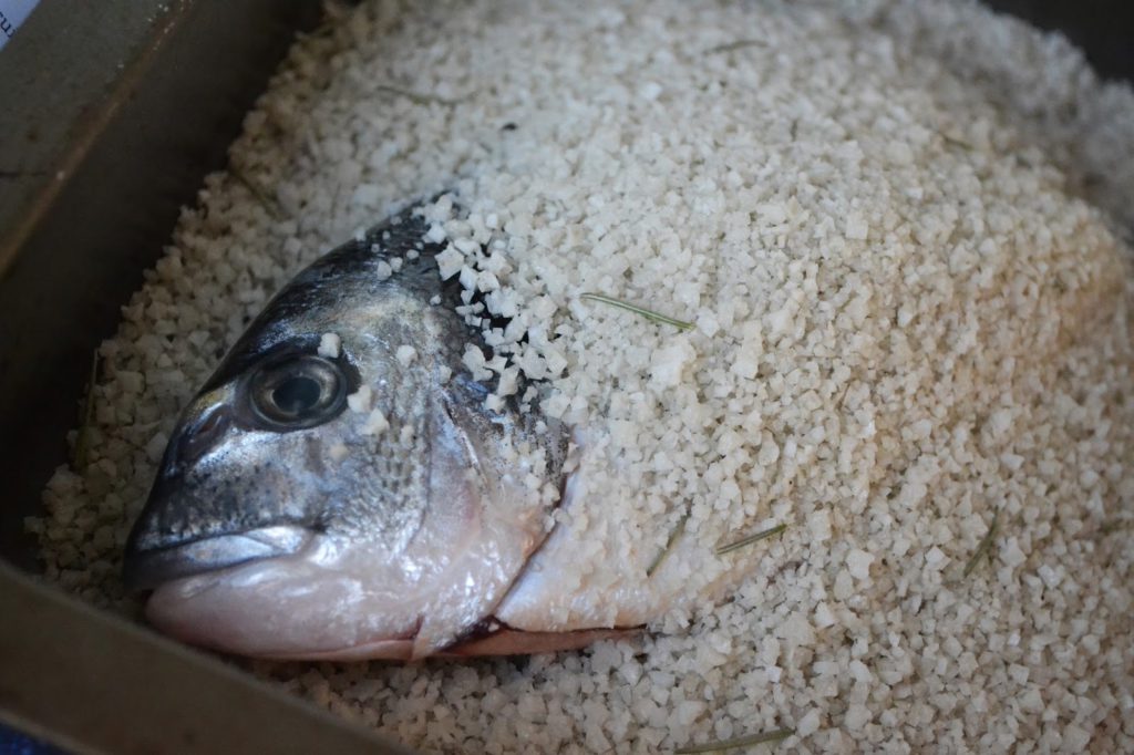 La daurade en croute au gros sel gris bio de Guérande